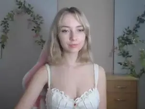LuciaAdorable  live sex cam