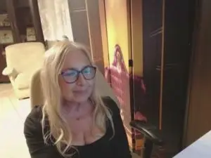 Sofia_xLOVE  live sex cam