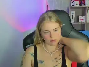 Jolly_Doll  live sex cam