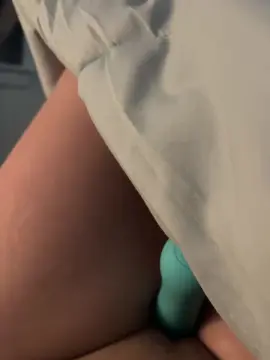 Lilwetmel  live sex cam