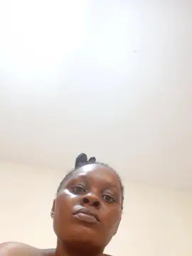Slut102  live sex cam