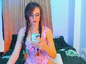 Madelainn  live sex cam