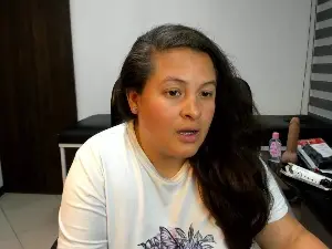 Sara_Thonson_  live sex cam