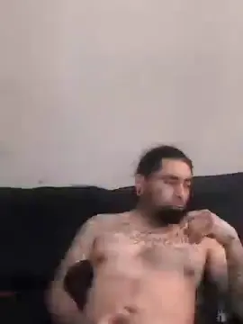 Dirtyskaterdol2  live sex cam