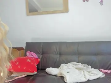 Coquettepetite  live sex cam