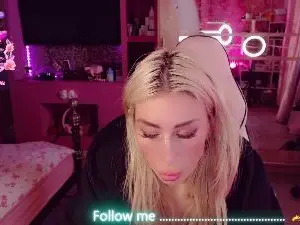 AnnieGOld  live sex cam
