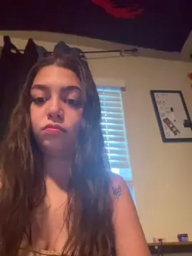 Crissybooluvsu  live sex cam