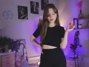 MagaliNaish  live sex cam