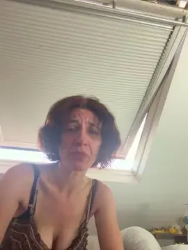 Avaishere  live sex cam