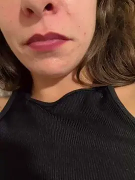 Carolina22  live sex cam