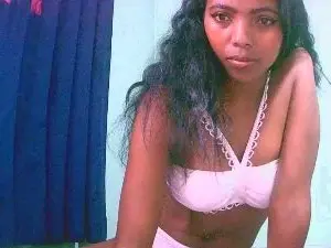 Fitiavana8  live sex cam
