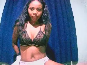 Fitiavana8  live sex cam