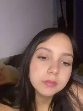 Lulu_hott4  live sex cam