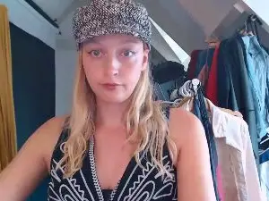Lucyelena  live sex cam