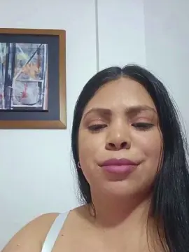 Lunasedyhott  live sex cam