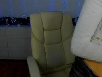 Alina__Blonde  live sex cam