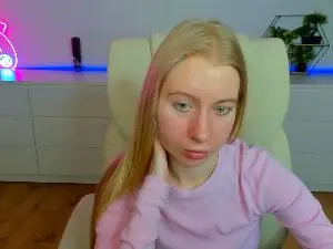 Alina__Blonde  live sex cam