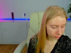 Alina__Blonde  live sex cam