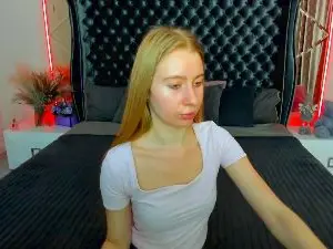 Alina__Blonde  live sex cam