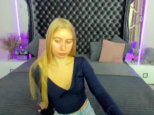 Alina__Blonde  live sex cam