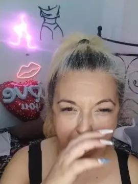 MarielaRomero  live sex cam