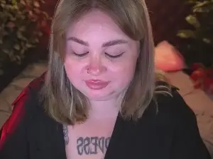 ZaraReignn  live sex cam
