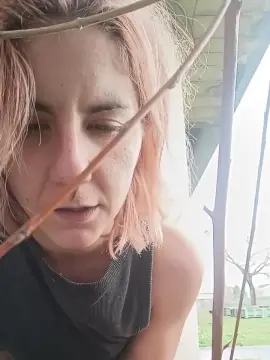 Piccolaqueen  live sex cam