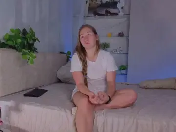 GeneviePeranio  live sex cam