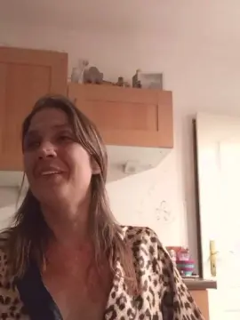 Ladyluder88  live sex cam