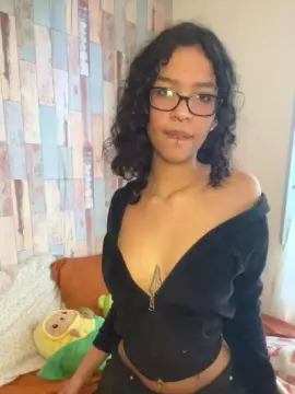 Crystilove4  live sex cam