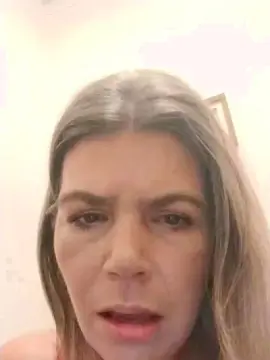 Dani4you81  live sex cam