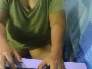 Hairybbw18  live sex cam