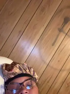 Sexyshaw  live sex cam