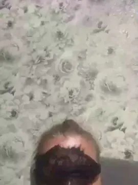 Hollymill  live sex cam