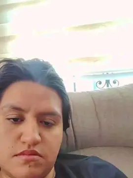 Luci225  live sex cam