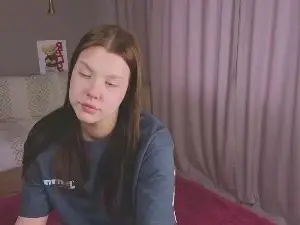 HerminiaNeedles  live sex cam