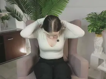 KeelyChristine  live sex cam