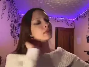 MistiHelfer  live sex cam