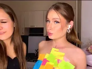 RoseReddish  live sex cam