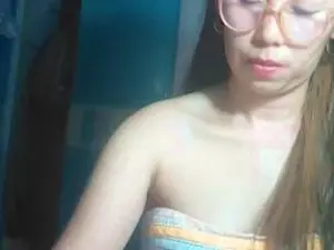 Kizzmypussy  live sex cam