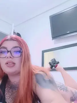 Leiasaez  live sex cam