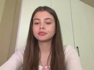 RaeannForster  live sex cam
