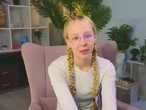 NikoleWassum  live sex cam