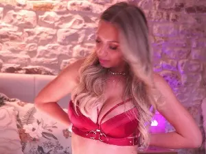 Joannespoilme  live sex cam