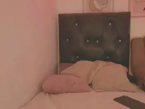 Curlysofi  live sex cam
