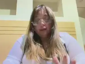 Soyirislevin  live sex cam