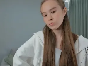 ColeenDerosie  live sex cam