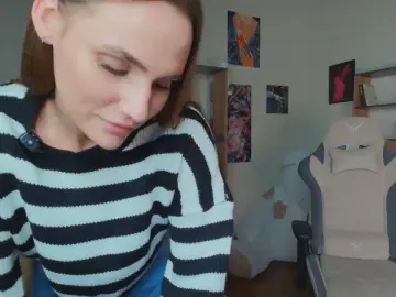 JuleeHolbach  live sex cam