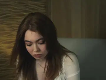 MarinTragesser  live sex cam