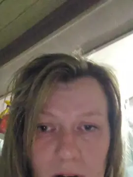 Naturalmomma420  live sex cam